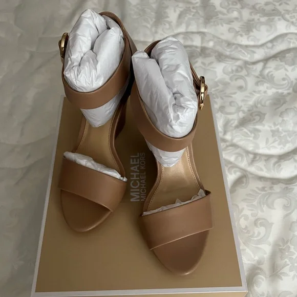 Michael by Michael Kors Lena Leather Wedge - Picture 4 of 11